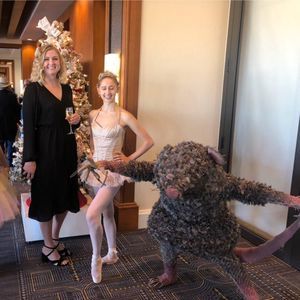 Meet your Posher, Cassandra